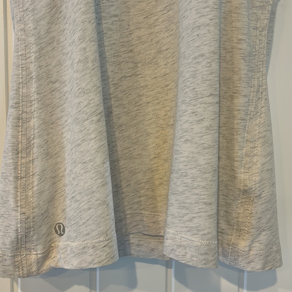 SALE ‼️- EUC Lululemon Tank Top - Picture 4 of 4